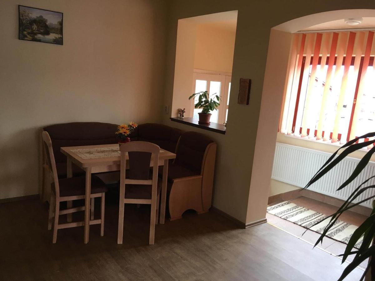 Appartement Bicsak Apartman à Joseni Extérieur photo