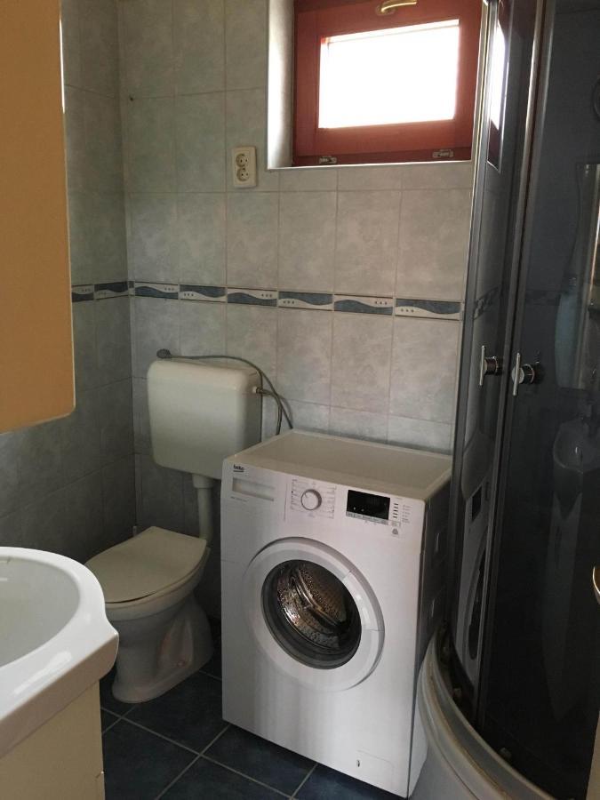 Appartement Bicsak Apartman à Joseni Extérieur photo